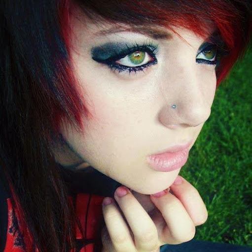 Kristen Hughes Photo 52