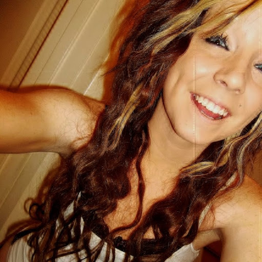 Allyson Reynolds Photo 12