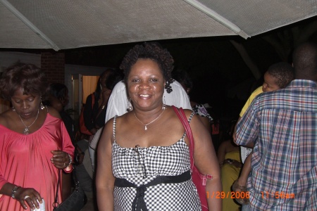 Lorraine Taylor Photo 19