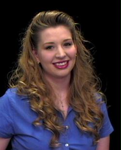 Julie Nolan Photo 24