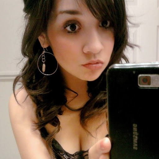Rebecca Martinez Photo 15