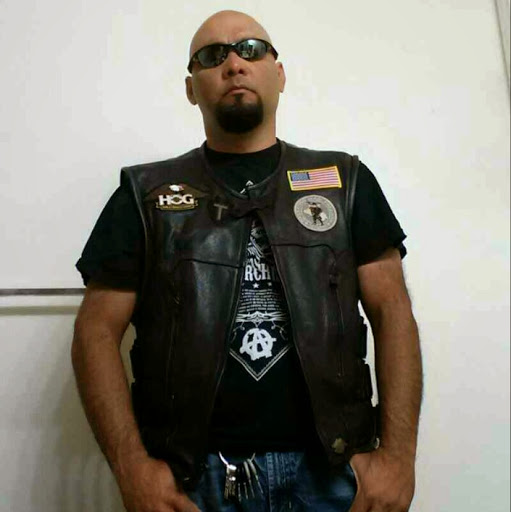 Armando Hernandez Photo 39