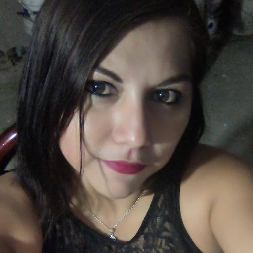 Lily Molina Photo 7