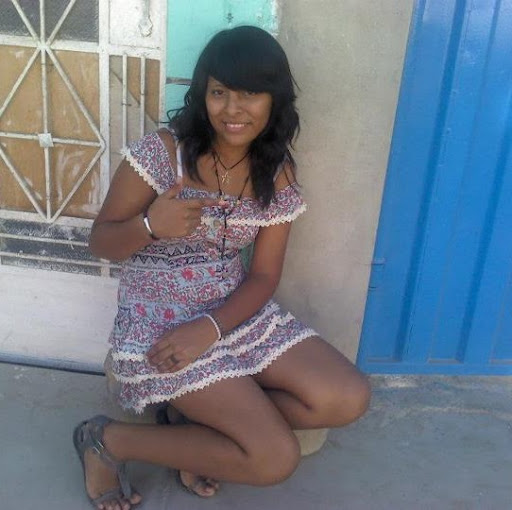 Angie Salazar Photo 29