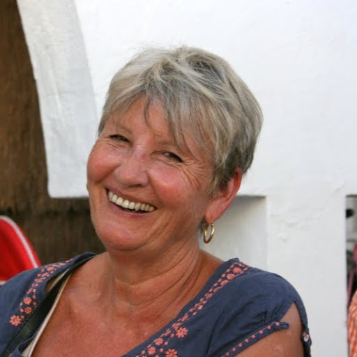 Mary Davies Photo 40