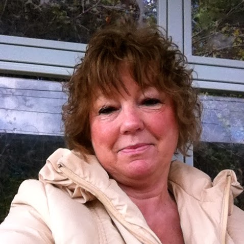 Lorraine Reynolds Photo 15