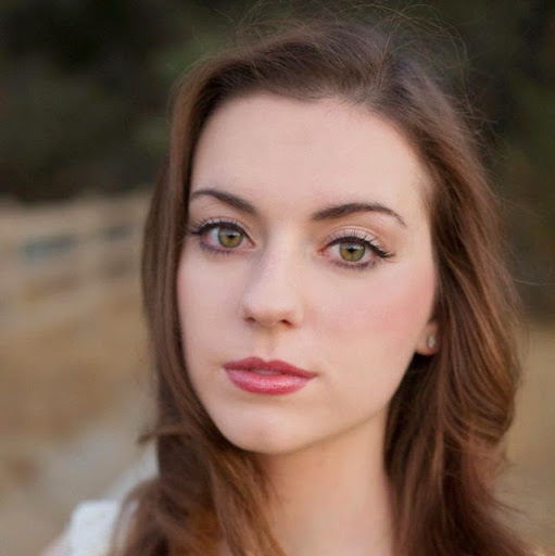Julia Seales Photo 2
