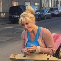 Laura Lind Photo 28