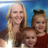 Kristin Schneider Photo 38