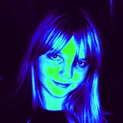 Elise Walker Photo 11