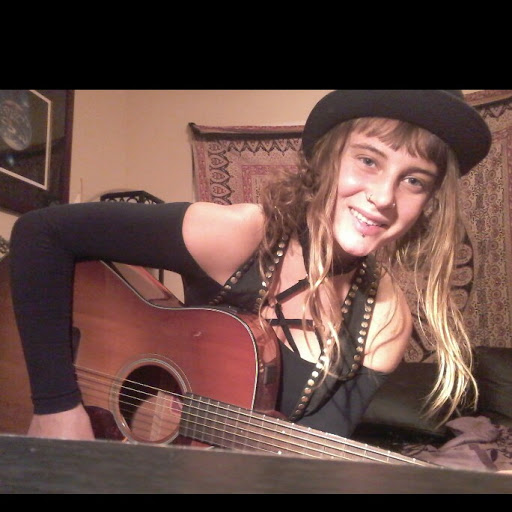 Sarah Wallace Photo 10