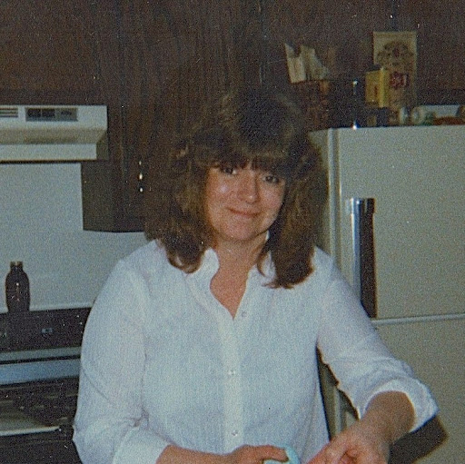 Cynthia Thomson Photo 20