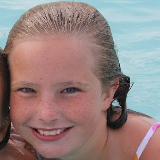 Zoe Walker Photo 16
