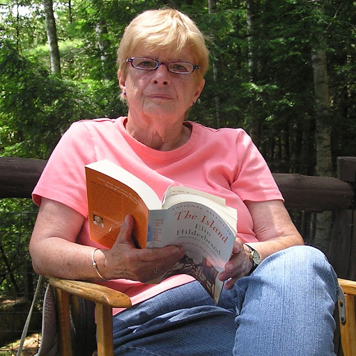 Jane Lyons Photo 28
