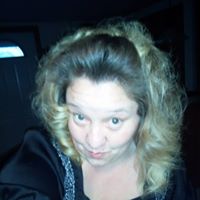 Elizabeth Woodall Photo 26