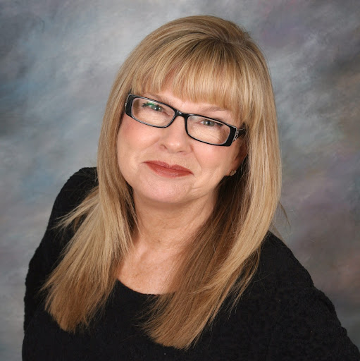 Lynn Campbell Photo 42