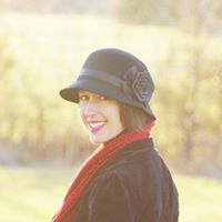 Laura Hunt Photo 22