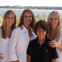 Colleen Elliott Photo 20