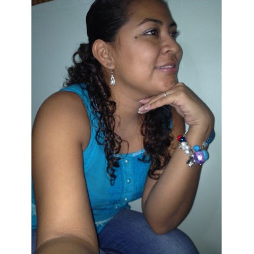 Evelyn Ramos Photo 32