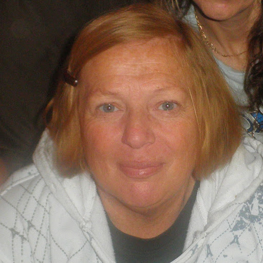 Amanda James Photo 29