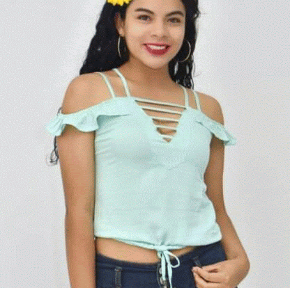 Elizabeth Medina Photo 42