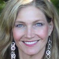 Lynn Blomquist Photo 4