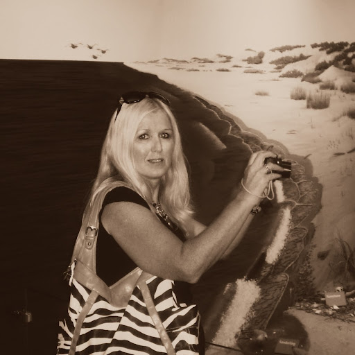 Annette Taylor Photo 44
