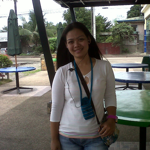 Julie Ramos Photo 24