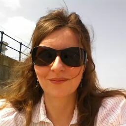 Laura Hales Photo 36