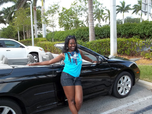 Gloria James Photo 32