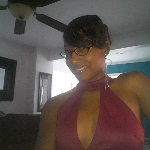 Nicole Harris Photo 9