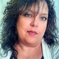 Michele Wyatt Photo 23