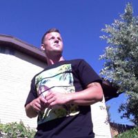 Michael Hefner Photo 20