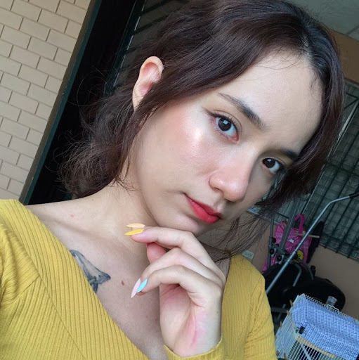 Lili Chan Photo 29