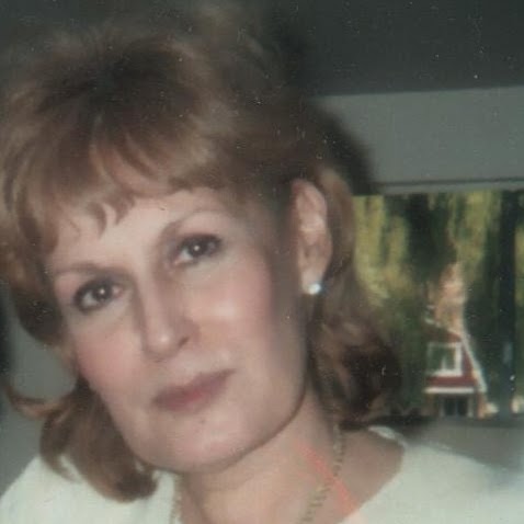 Suzanne Lewis Photo 38