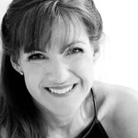 Robyn Howes Photo 10