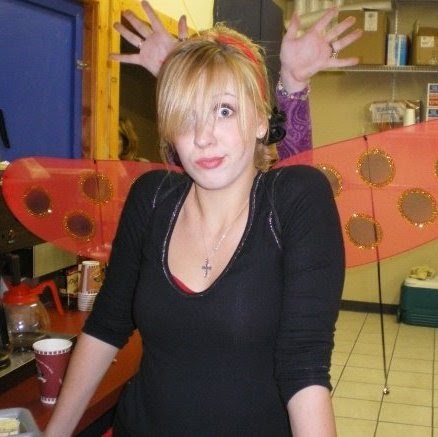 Amy Simmons Photo 4