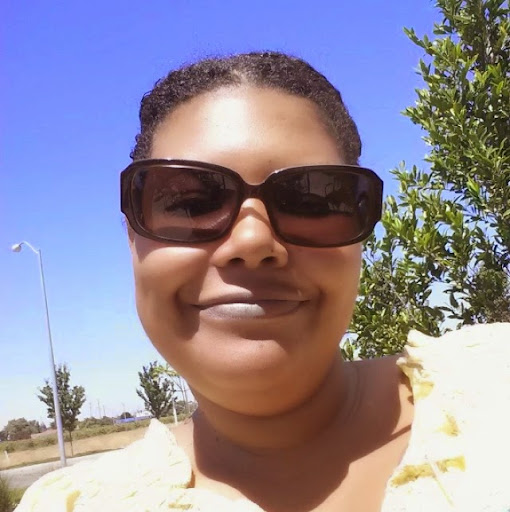 Monique Williams Photo 26