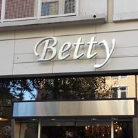 Betty Addison Photo 19