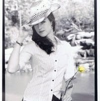 Heather Schmitt Photo 33