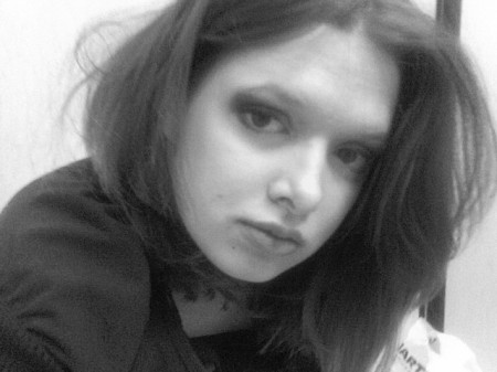 Elizabeth Walls Photo 17