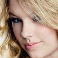 Elizabeth Swift Photo 35
