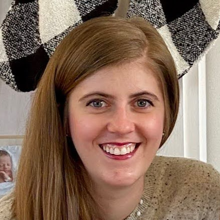 Emily Greer Photo 30