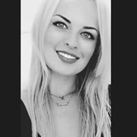Diana Muntean Photo 17
