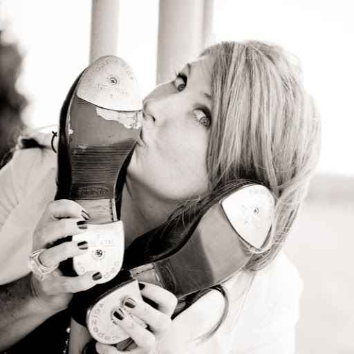 Amie Robinson Photo 41