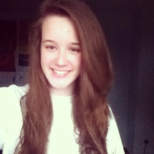 Lauren Edwards Photo 36
