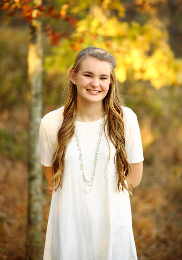 Rebekah Skinner Photo 22