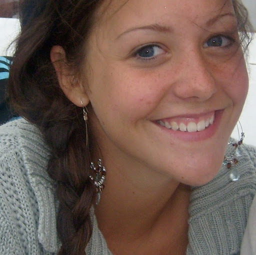 Lauren Davis Photo 23