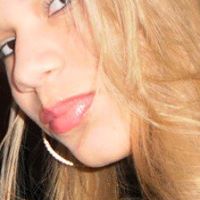 Sarah Lora Photo 16