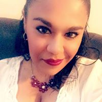 Linda Santos Photo 26
